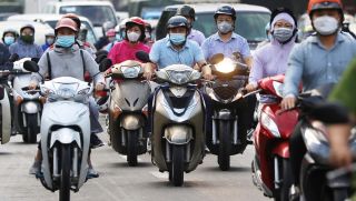 Điều gì sẽ xảy ra khi xe máy xăng bị ‘chặn cửa’ phố cổ Hà Nội?