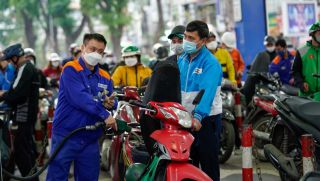 Tin ‘nóng’ giá xăng dầu Petrolimex tối 26/4: RON 95 ‘bán như cho’, ra mắt ‘vua xe ga’ 150cc mới ‘nét’ hơn SH và SH Mode