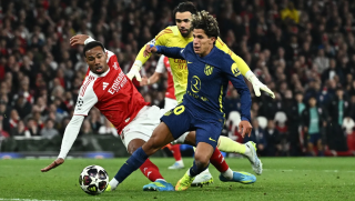 Huyền thoại châu Âu gây tranh cãi: Đòi hủy trận bán kết, chê Arsenal “không có siêu sao”