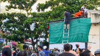 Nguyên nhân nam sinh 12 tuổi tử vong khi leo lên mái nhà của tổ dân phố để lấy bóng đá ở Khánh Hòa