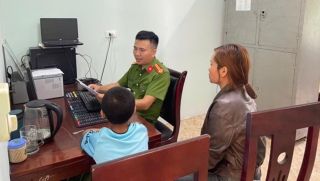 Người bố cùng vợ mới đánh con trai lớp 6 bầm tím mặt gửi lời xin lỗi gia đình vợ cũ