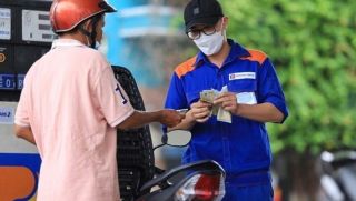 Giá xăng dầu chiều nay 18/5: Xăng RON 95 ‘tụt dốc’ về gần 24.000 đồng/lít, giá lăn bánh Mitsubishi Xforce giảm mạnh