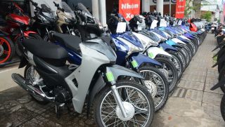 Bất chấp xu hướng xe điện, người Việt vẫn 'chuộng' xe máy Honda: Wave Alpha, Vision tiếp tục hút khách