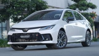 Toyota Corolla Altis 2026 trình làng tại Philippines: Sedan hybrid giá từ 640 triệu đồng, Honda Civic 'dè chừng'