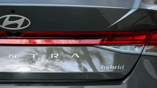 Hơn 54.000 xe Hyundai Elantra Hybrid bị triệu hồi 'khẩn' vì nguy cơ cháy nổ từ lỗi phần mềm