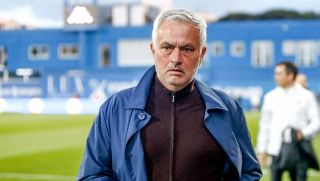 Huyền thoại Real Madrid nghi ngờ Mourinho: “Ông ấy không thể giải quyết mọi vấn đề của CLB”