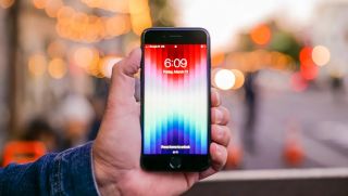 Đây là iPhone 5G rẻ nhất Việt Nam, mạnh ngang iPhone 13 Pro Max, chụp ảnh ngang cơ iPhone 17e