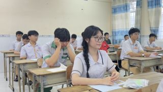 Môn Ngữ văn tốt nghiệp THPT 2026 ghi nhận 8 thí sinh bị đình chỉ, hội đồng thi lên tiếng