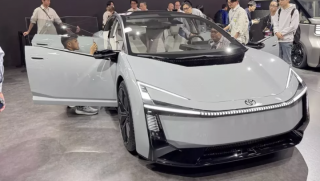 Toyota Corolla Concept lộ diện: Thách thức Honda Civic, Kia K3 bằng thiết kế táo bạo chưa từng có