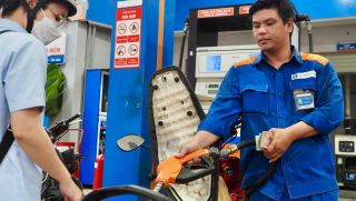 Giá xăng dầu hôm nay 22/6: E10 giảm sâu hơn 10.000 đồng/lít, RON 92 ‘bán như cho’, bảng giá đầy bình các mẫu xe ga 110cc