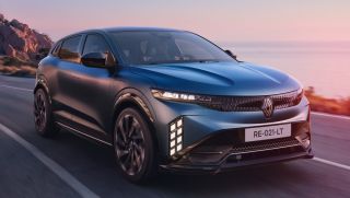 Renault Megane E-Tech 2027 'lột xác' trước ngày ra mắt: Pin LFP 67 kWh, sạc nhanh 165 kW, chạy 500 km/lần sạc