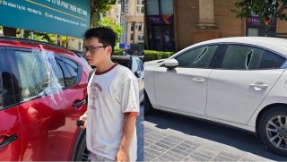 Đối tượng chém thủng kính hàng loạt ô tô ở Hà Nội có biểu hiện bất thường khi bị bắt giữ