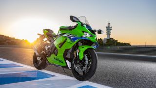 Kawasaki ZX-10R 2026 chốt giá 549 triệu đồng tại Việt Nam: Thêm cánh gió MotoGP, 'hạ đo ván' Ducati Panigale V4
