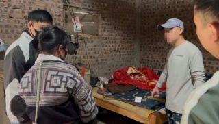 Mẹ U70 và con gái 40 tuổi mua ma túy về cùng phê pha, lời thú nhận trước công an gây bất ngờ