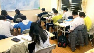 Giáo viên ép buộc học sinh học thêm có thể bị phạt tới 50 triệu đồng, loạt đề xuất mới cần lưu ý! 