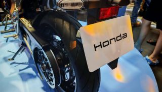 Honda chính thức mở bán ‘xe điện quốc dân’ mới chất hơn SH: Có phanh ABS, màn TFT khủng, giá hấp dẫn