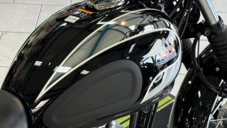 Tin xe máy 10/7: ‘Huyền thoại côn tay' của Nhật chính thức ra mắt tại Việt Nam, khác biệt Honda Winner R, giá mềm