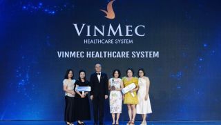 Vinmec 'lập hat-trick' tại HR Asia Awards, khẳng định chiến lược lấy con người làm gốc