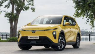 VinFast Limo Green giữ vững ‘ngôi vương’ MPV gia đình, Toyota Innova Cross bứt tốc bất ngờ