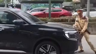 Diễn biến mới vụ ô tô đẩy CSGT trên đường rồi bỏ chạy: Đã rõ danh tính tài xế