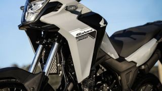 Tin xe trưa 28/7: ‘Đàn em’ của Honda Winner R ra mắt với giá rẻ, phong cách khác xa Yamaha Exciter