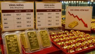 Giá vàng hôm nay 29/7: Mi Hồng, SJC, PNJ, DOJI đồng loạt giảm, nơi nào thấp nhất?