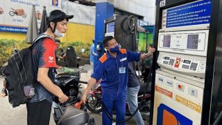 Giá xăng dầu trưa nay 30/7: Xăng RON 92 sắp chạm đáy ‘rẻ như bèo’, E10 giảm 10.000 đồng/lít, giá lăn bánh Honda CR-V