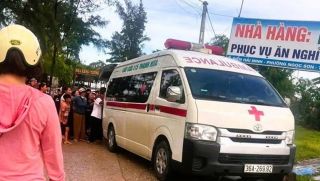 Nguyên nhân hai anh em ruột ở Thanh Hóa tử vong khi đứng dưới biển quảng cáo tránh mưa