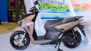 Đi xa 145 km, đổi pin trong 1 phút: Xe máy điện VinFast Kinet mở rộng ‘bản đồ cuối tuần’ của giới trẻ