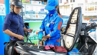 Giá xăng dầu hôm nay 1/8: Xăng E10 RON95 vẫn có cửa về 17.000 đồng, E5 RON92 sẽ rẻ hơn nữa? Giá đầy bình xe máy Yamaha