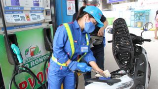 Giá xăng dầu hôm nay 7/8: E10 RON95 và E5 RON92 giảm sâu về gần 17.000 đồng? Diesel đã rẻ hơn, giá đầy bình xe máy Honda