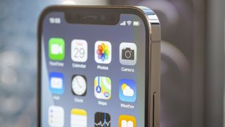 iPhone Pro khung thép phẳng rẻ nhất Việt Nam là đây, camera 3 mắt chụp vẫn ổn như iPhone 17 Pro