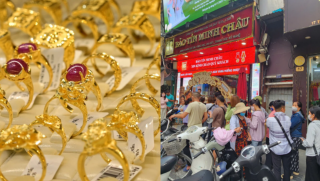 Cập nhật giá vàng hôm nay chiều 22/8: Vàng trong nước tăng phi mã, người người mua vàng mặc giá cao