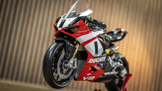 Ducati Panigale V2 Final Edition tỷ lệ 1:4 - Bộ mô hình khiến fan Ducati phải mê mẩn