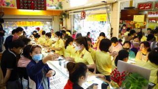 Bảng giá vàng hôm nay 29/8: Vàng SJC nhẫn trơn 9999 'đi lùi' lâu hiếm thấy theo vàng thế giới!