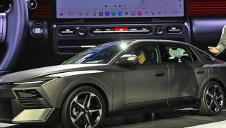 Hyundai chính thức ra mắt mẫu sedan hạng C đẹp long lanh giá 457 triệu đồng: Xé vé Mazda 3 và Kia K3