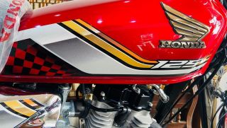 Tin xe máy 6/9: Honda ra mắt ‘huyền thoại côn tay’ 125cc giá 27 triệu đồng, khác biệt Honda Winner R