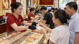 Giá vàng hôm nay 9/9 lao dốc: Chênh lệch lớn giữa các thương hiệu? Vàng trong nước sắp điều chỉnh tiếp