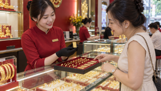 Giá vàng hôm nay 10/9 (trưa 10/9): Vàng nhẫn chênh lệch lớn giữa các thương hiệu, SJC cao nhất 146,6 triệu