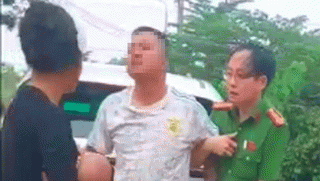 Nguồn cơn vụ người đàn ông ngang nhiên cầm dao rượt đuổi người trên đường bị cảnh sát 113 phát hiện