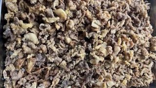 Diễn biến mới vụ suất ăn ‘giống tóp mỡ’ ở Hà Nội