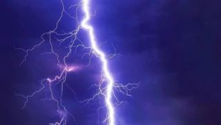 Đang ngồi trước hiên nhà, nam thanh niên ở Lâm Đồng bị sét đánh tử vong