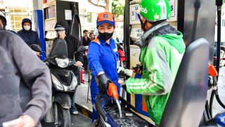Giá xăng dầu hôm nay 7/10: E10 RON 95 và E5 RON 92 đứng trước cơ hội giảm về 19.000 đồng/lít? Giá đầy bình xe ga 125cc