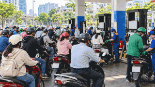 Cập nhật giá xăng dầu hôm nay 16/10 mới nhất: Dự báo xăng E10 giảm gần 2000 đồng/lít, dầu diesel diễn biến bất ngờ?
