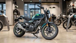 ‘Huyền thoại côn tay’ mới của Anh Quốc ra mắt với giá rẻ, thiết kế khác Yamaha Exciter và Honda Winner R, có ABS 2 kênh