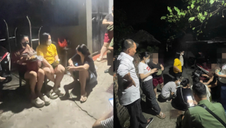 Phụ huynh trường tiểu học Hoài Đức (Hà Nội) bất ngờ kiểm tra bếp ăn, phát hiện loạt vỏ hộp thực phẩm lạ