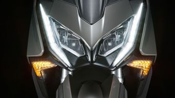 Đưa Honda SH vào thế khó, ‘vua xe ga’ mới thể thao hơn Air Blade ra mắt, có màn hình khủng, giá mềm