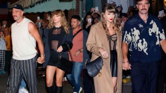 Chuyện gì xảy ra khiến Taylor Swift phải hoãn cưới với nam cầu thủ bóng bầu dục?