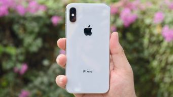 Chiếc iPhone này có màn OLED, camera zoom quang học 2x rẻ nhất Việt Nam, xịn ngang iPhone 17