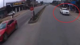 Hà Tĩnh: Nữ tài xế đi ô tô ngược chiều bị người dân ghi hình, chính thức nhận mức phạt nặng